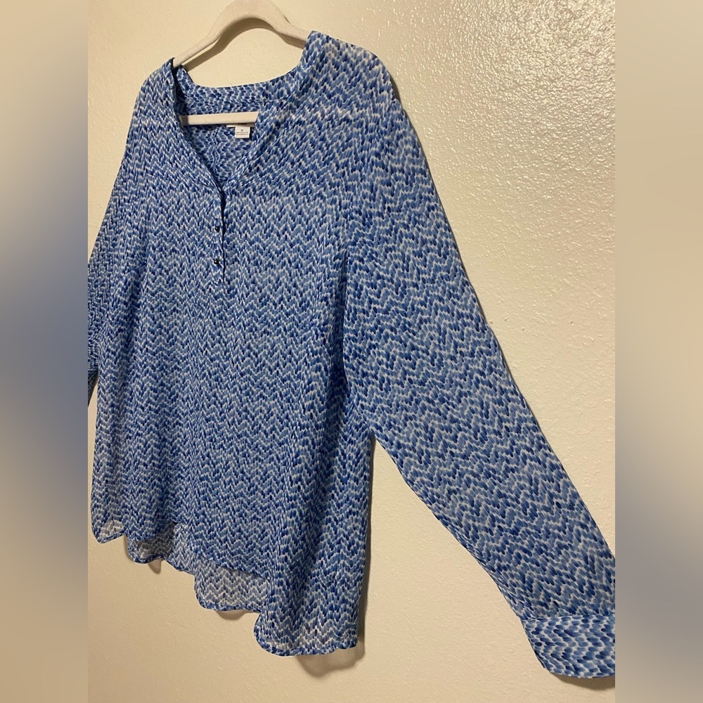 Liz Claiborne Blue & White Semi-Sheer Blouse | Long Sleeve Partial Button Top 1X - Picture 3 of 5